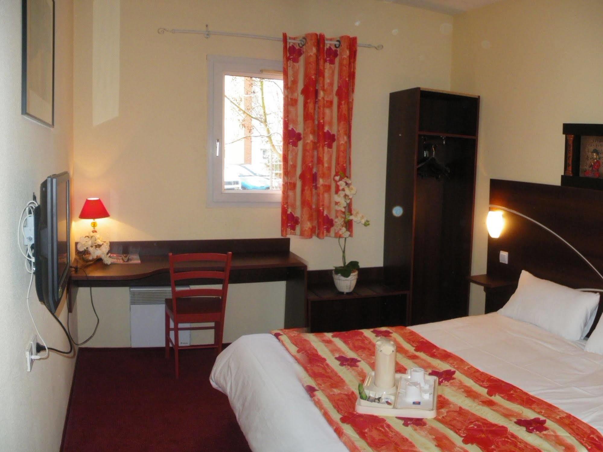 Comfort Hotel Poissy Technoparc Dış mekan fotoğraf